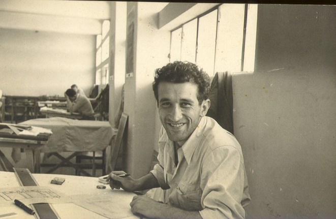 Gonzalo como estudiante de la Escuela de Arquitectura de la Universidad de Guadalajara dirigida por Ignacio Díaz Morales Década de 1950.